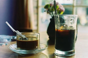 Bỏ thuốc mê vào ly cà phê cho bạn uống để cướp tài sản