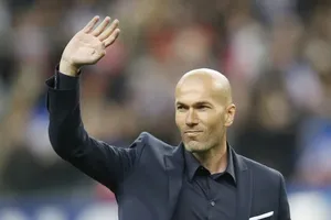 Zidane muốn ghế nóng Real Madrid lẫn tuyển Pháp