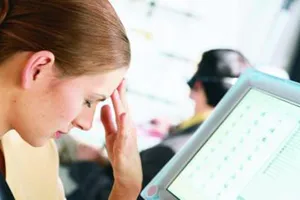 Bí quyết tránh đau đầu khi ngồi làm việc với máy tính?