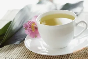 Uống trà không đúng cách có thể gây giòn xương?