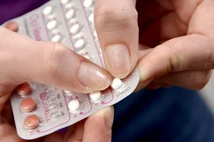 Thuốc ngừa thai có thể gây teo não?