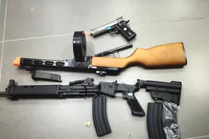 Tạm giữ lô súng đồ chơi nguy hiểm gửi từ Mỹ