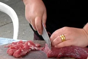 'Kho' chứa vi khuẩn kháng thuốc là… thớt