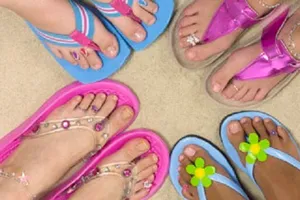 Tác hại không ngờ của dép xỏ ngón