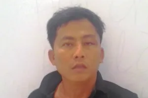 Dùng dao lam tấn công khổ chủ vì bị phát hiện đang ăn trộm