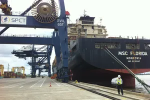 Lần đầu tiên, tàu biển dài 287 m vào TP.HCM