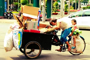 Người lao động xa nhà kể chuyện qua ảnh