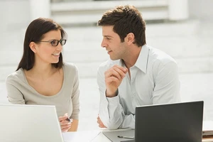 Tình công sở và những nguyên tắc cần nhớ