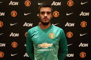 Thủ môn Argentina về MU