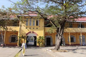 Trường Châu Văn Liêm, Cần Thơ: Chưa rõ sẽ đập bỏ hay trùng tu