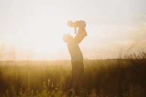 Nam giới có con sớm chết sớm hơn người có con muộn