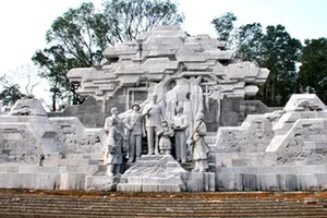 Thủ tướng: Chỉ khởi công tượng đài Bác Hồ khi đủ điều kiện