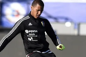 West Bromwich phá kỷ lục chuyển nhượng của CLB