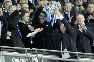 Cựu chủ tịch Birmingham nộp tiền để được tại ngoại