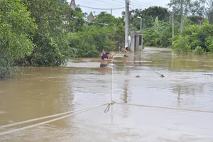 TP.Biên Hòa: Hàng trăm hộ dân bị cô lập do ngập