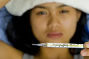 Những phương pháp hạ sốt sai lầm thường mắc phải