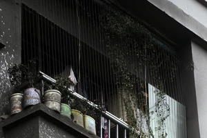 Hơn 30 người bị ngạt khói trong vụ cháy tại chung cư Xa La