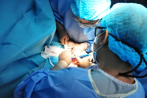 Mỗi năm có hàng trăm ngàn bệnh nhân bị nhiễm khuẩn vết mổ