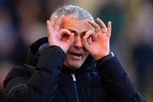 Mourinho bất lực và thách thức