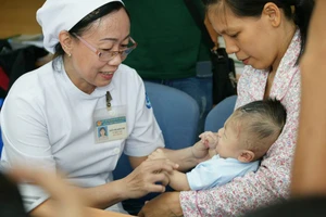 Bé bị dao đâm vào đầu sẽ được theo dõi thần kinh 1-3 năm