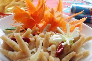 Ăn chân gà bị run tay - đúng hay sai?