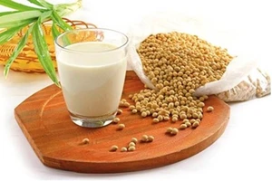 Ai không nên uống sữa đậu nành?