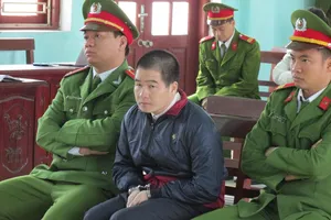 Bố đẻ và vợ Tàng Keangnam đều chối tội