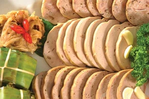 Cách nhận biết giò có hàn the để không bị 'đầu độc'