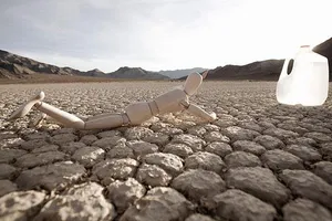 7 nguyên nhân ‘ngầm’ khiến bạn luôn khát nước