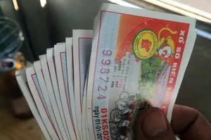 Bình Thuận: Nhiều người bán vé số dạo trắng tay vì bị lừa 