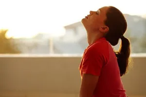 Bảy giải pháp tự nhiên ngăn ngừa tình trạng ‘hai cằm’