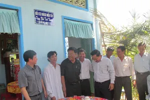 Tặng nhà tình thương cho một cựu chiến binh 