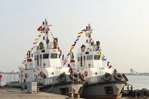 Bàn giao hai tàu kéo TK 600 cho Quân chủng Hải quân 