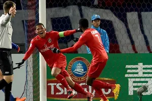 B. Bình Dương đánh bại nhà vô địch Hàn Quốc