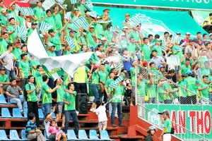 Cần Thơ chi 17 tỉ đồng làm mái khán đài A trên sân vận động