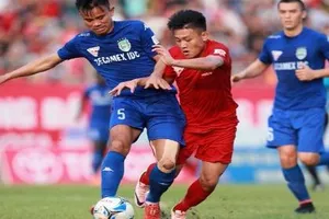 Đương kim vô địch V-League thua sốc