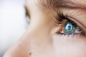 Bút laser làm tổn thương mắt như thế nào?