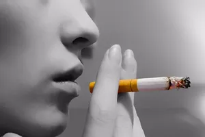 Hút thuốc làm hại DNA người tới 30 năm sau