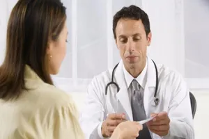 Khi đi khám bệnh, nên hỏi bác sĩ 9 điều này