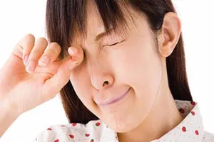 Viêm kết mạc mùa xuân, chữa thế nào?