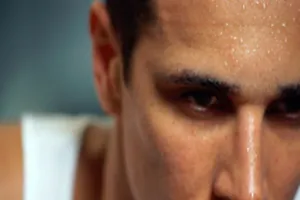 Đoán bệnh qua vị trí đổ mồ hôi trên cơ thể