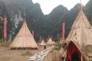 Làng thổ dân trong 'Kong' được dựng lại ở Ninh Bình