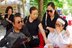 Người hâm mộ treo thơ vĩnh biệt nghệ sĩ Thanh Sang