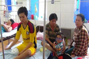 ​Vụ cắt chân oan uổng: Đình chỉ công tác ê-kíp trực