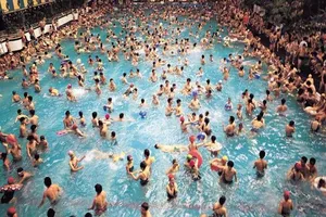 6 dấu hiệu cảnh báo bạn không nên bơi ở những nơi này