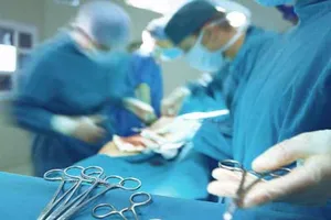 Bỏ quên máy quay phim trong người bệnh nhân 3 năm trời