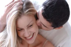 Hôn tai có thể gây thủng màng nhĩ