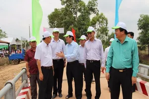'Chú Tư Sang' khánh thành hàng loạt cầu nông thôn