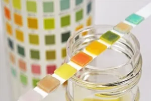 Màu sắc nước tiểu 'tiết lộ' gì về sức khỏe của bạn?