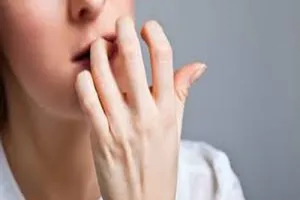 Cắn móng tay, nữ sinh 20 tuổi mắc ung thư da hiếm gặp